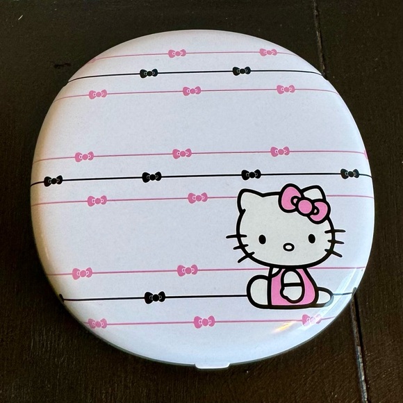 Hello Kitty LED Compact Mirror & 12 pc Make Up Sponge Set by Expressions - Picture 5 of 10